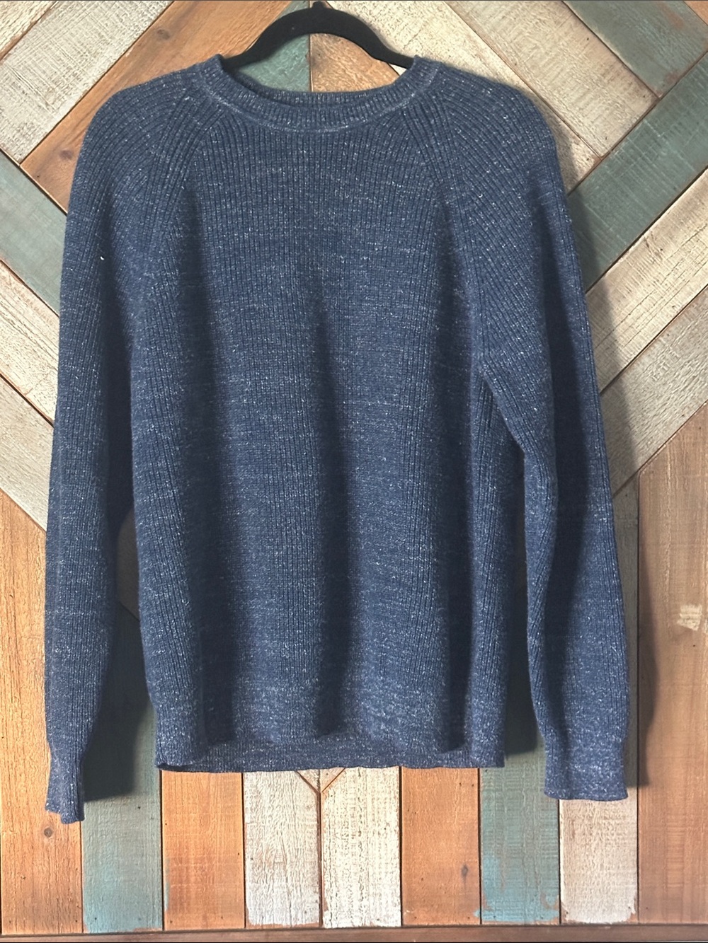 NWOT Men's American Eagle Crewneck Sweater in Navy Blue